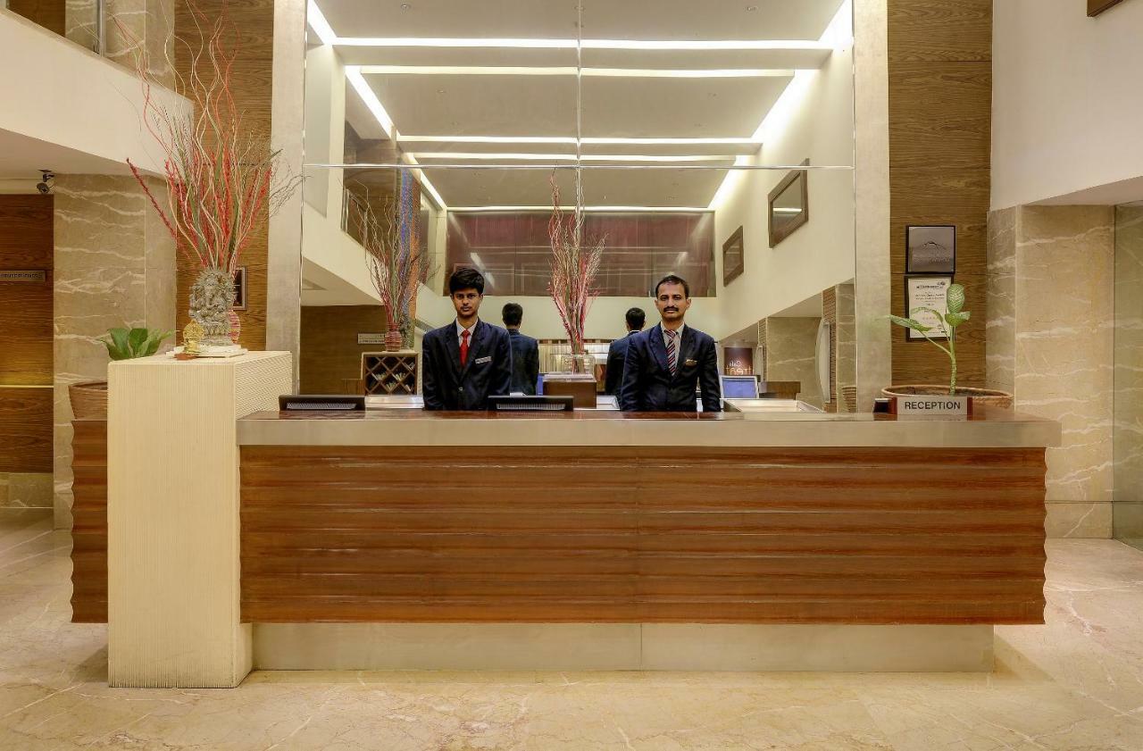 Pride Hotel, होटल